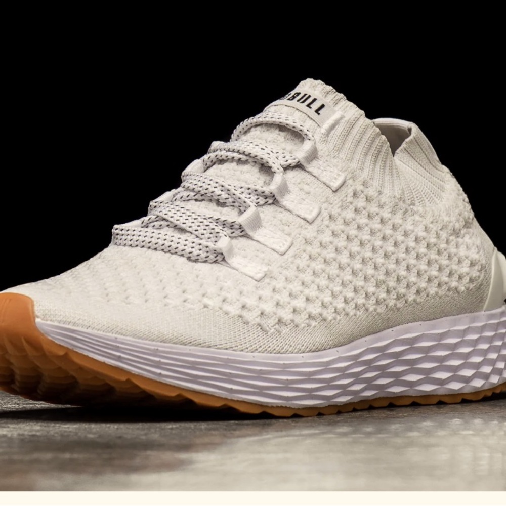 NO BULL WHITE KNIT RUNNER (WOMEN'S) Size 7 white